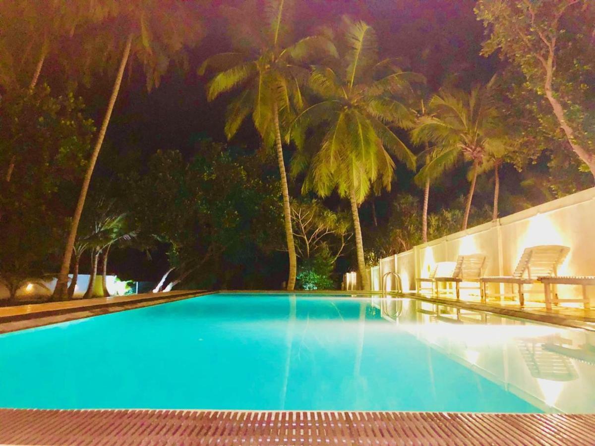 Mawella Beach Resort Tangalle Esterno foto
